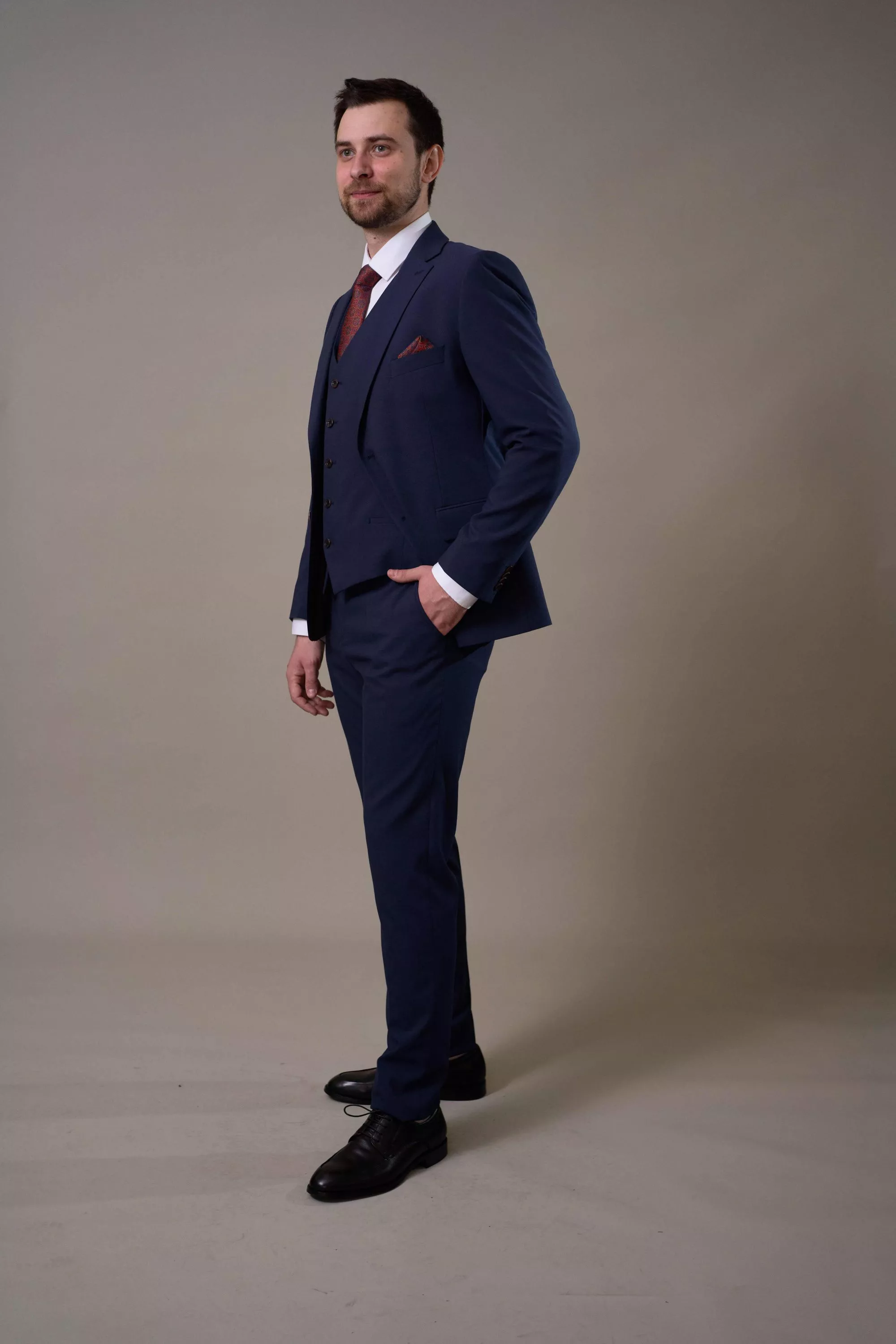 Мужской костюм тройка