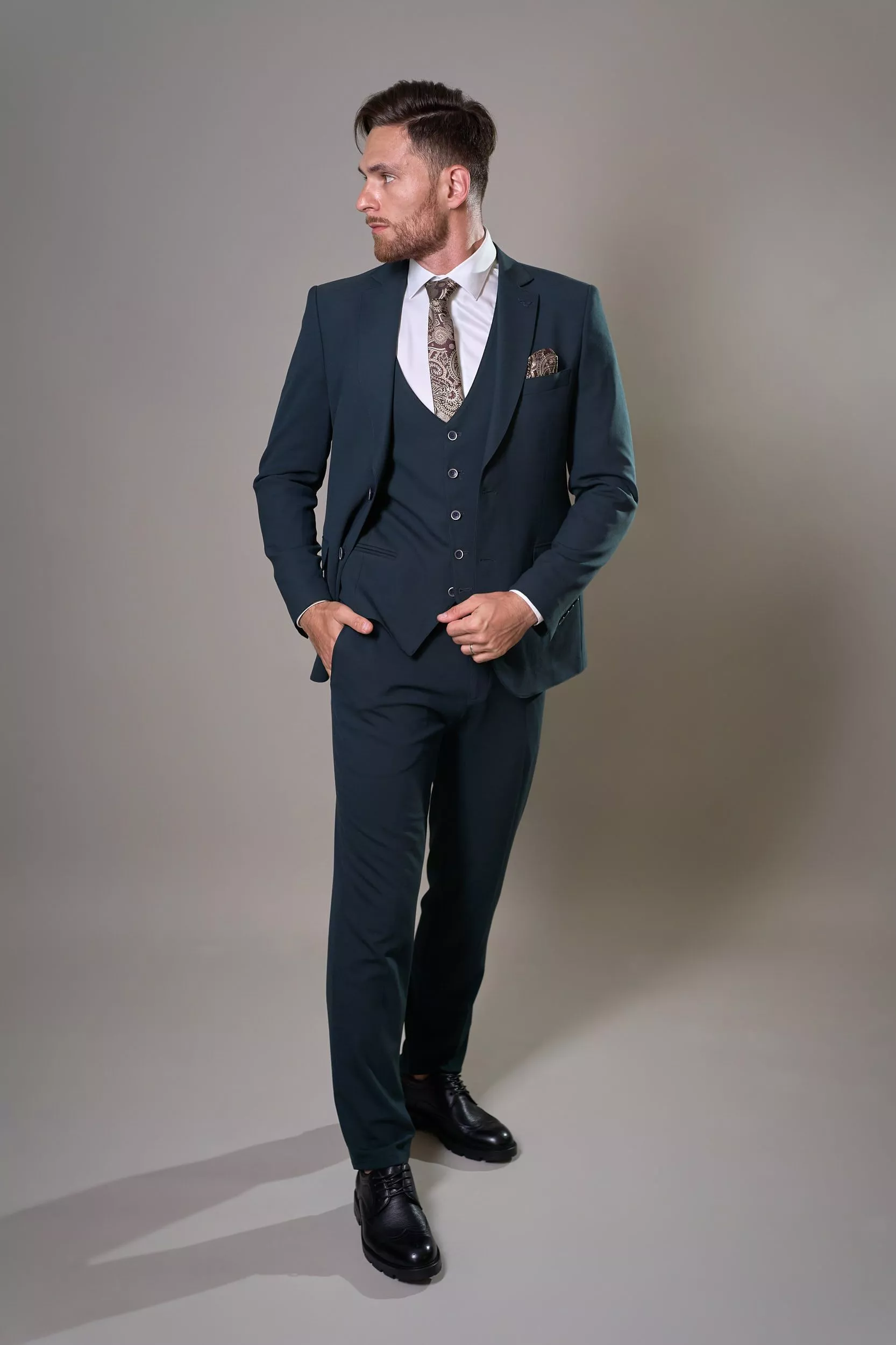 Костюм тройка мужской