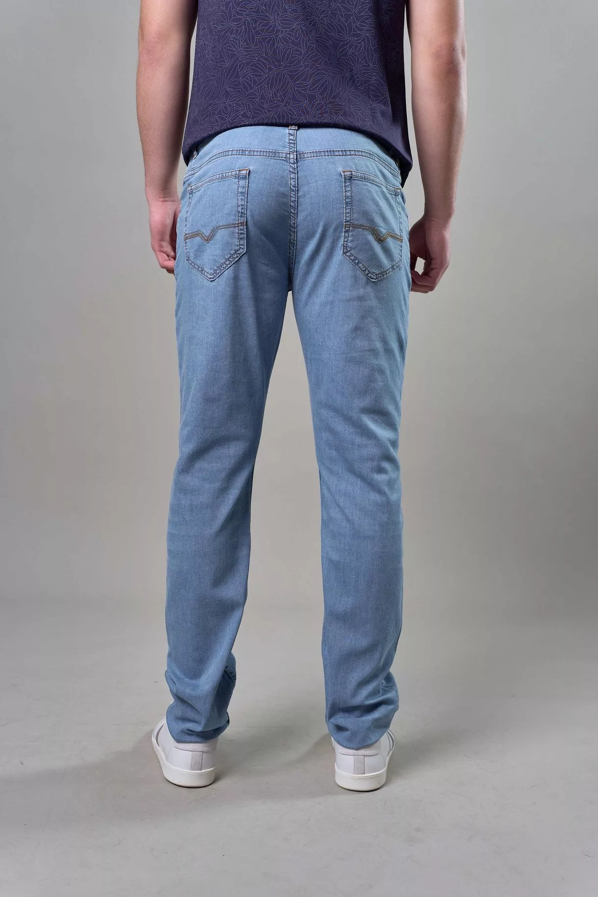 Джинсы мужские