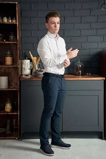 Брюки-чиносы