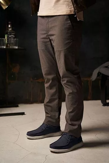 Брюки-чиносы