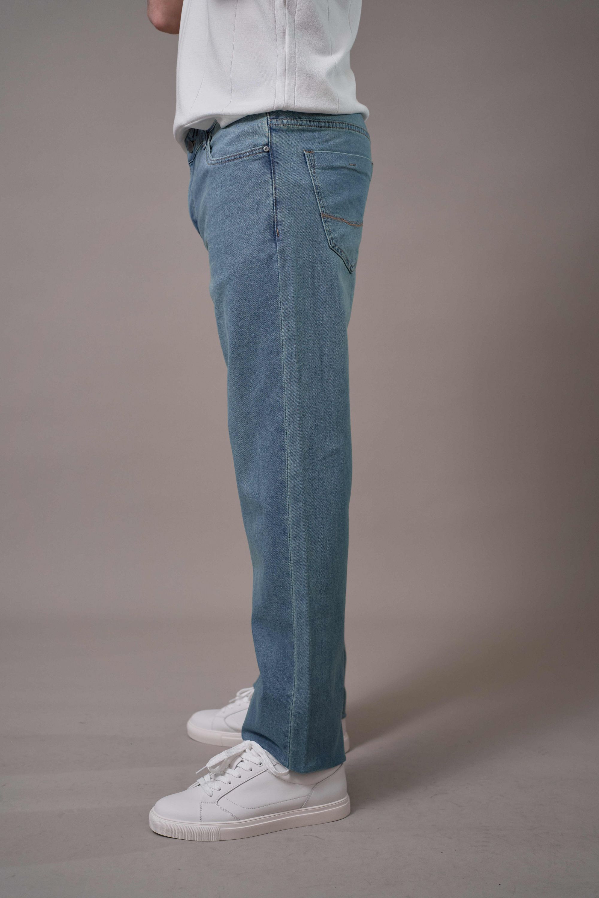 Джинсы мужские