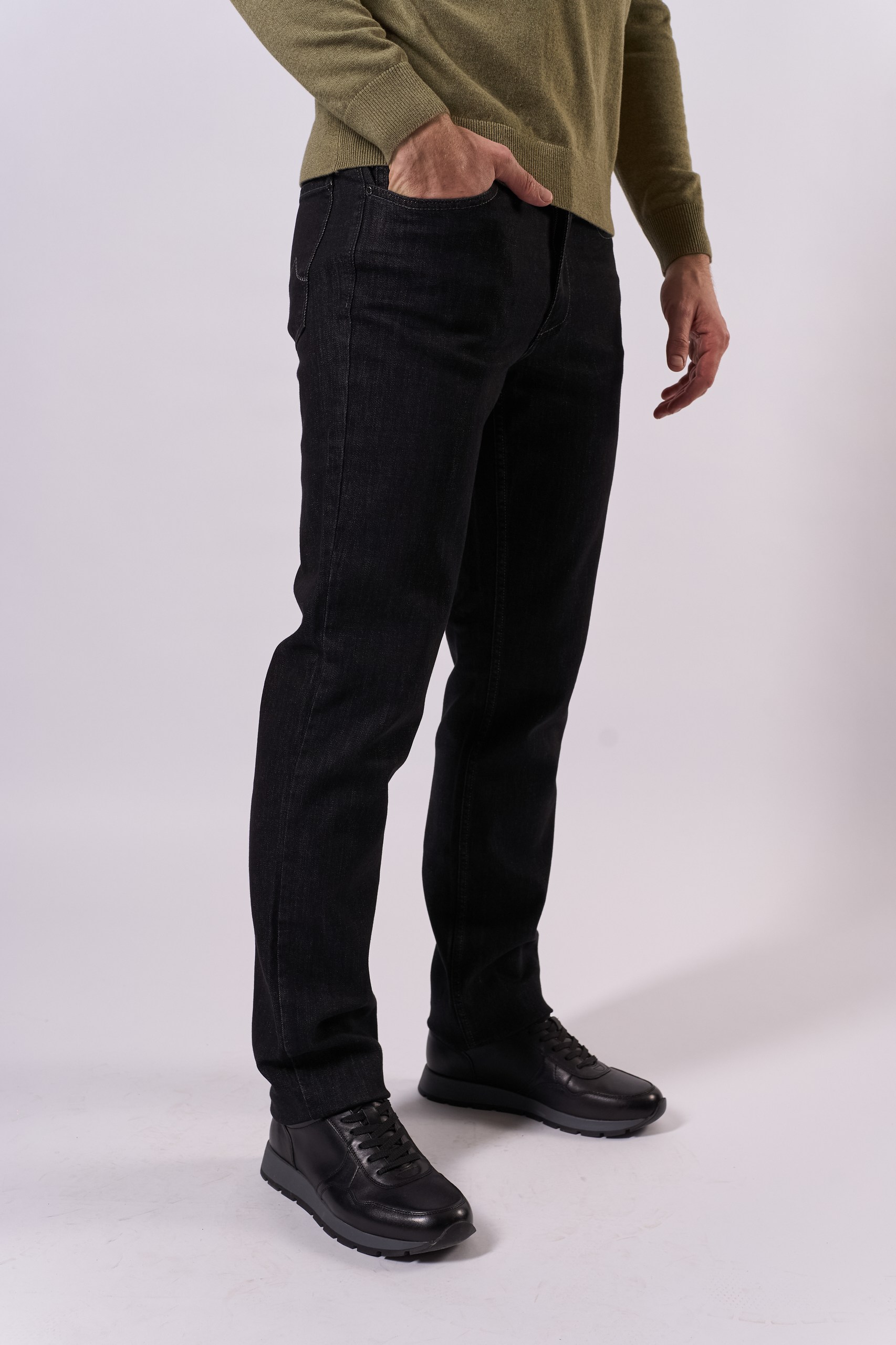 Джинсы мужские