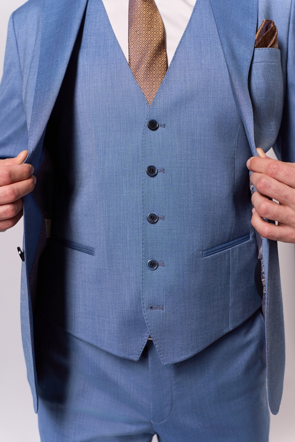 Костюм мужской