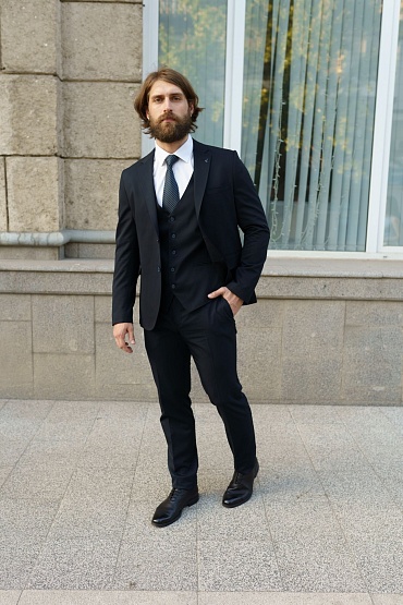 Костюм мужской тройка MCR