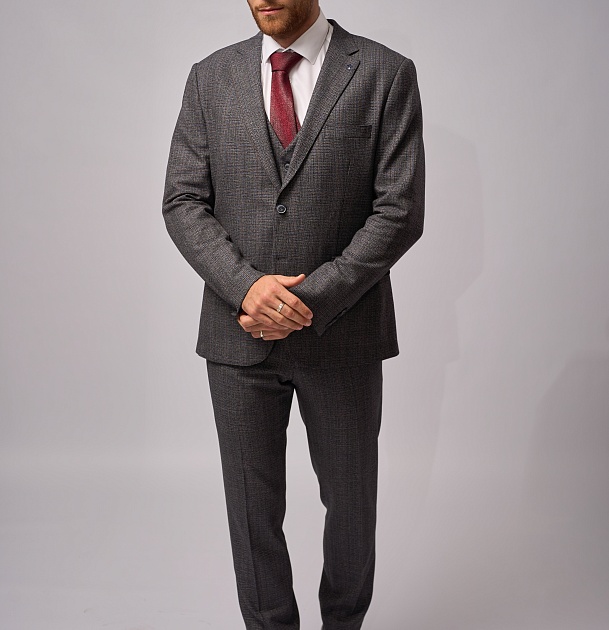 Где купить мужской костюм в Саратове 